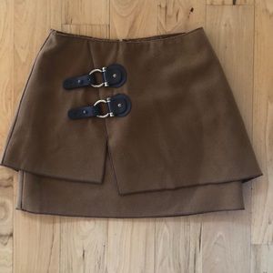 Brown skirt with front buckle